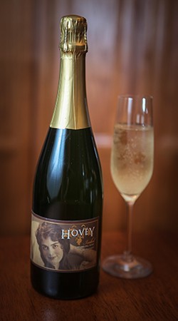 Isabel Hovey NV Sparkling Image